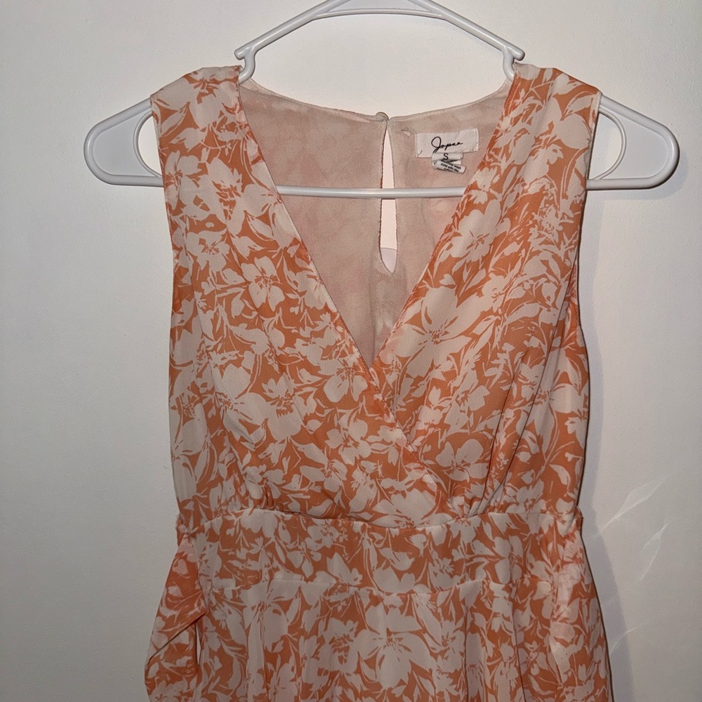 japna peach and white v-neck ruffle dress
